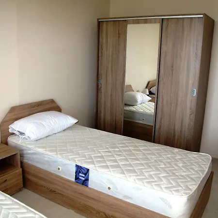 Apartament Mellia 4 *