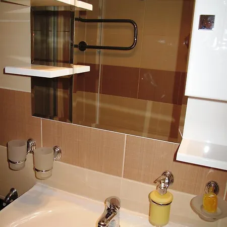 Apartament Mellia 4 *