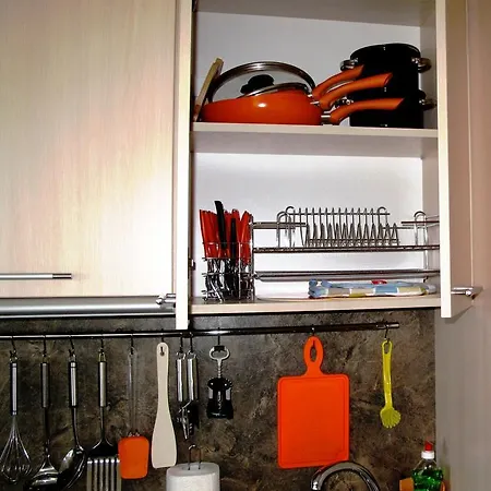 Apartament Mellia 4 *