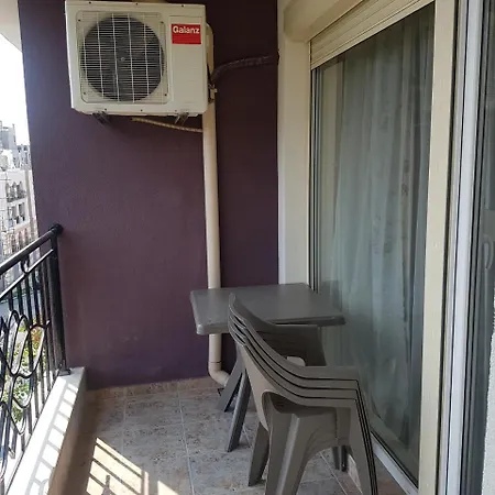 Mellia 4 Apartament *