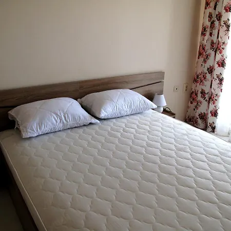 Apartmán Mellia 4 *
